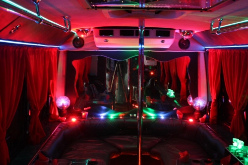 Limuzinų nuoma Partylimo jūsų šventei nuo 120lt