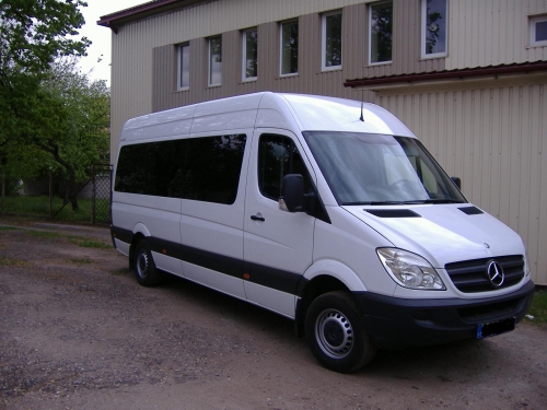 Mikroautobusų, autobusų nuoma Naujas baltas 16 vietu mikroautobusas įvairioms progoms