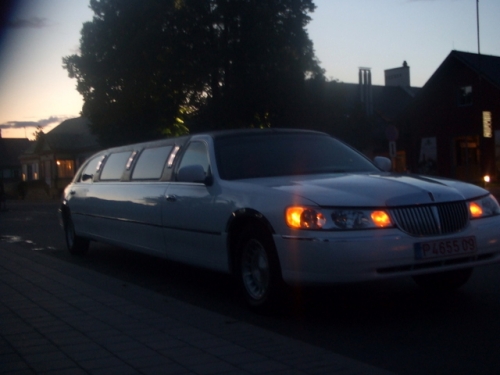 Limuzinų nuoma Lincoln Town Car limuzinas