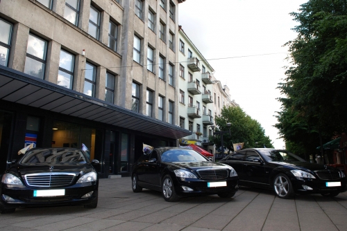 Limuzinų nuoma Bentley, Maybach, Mercedes-Benz limuzinų nuoma