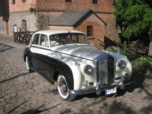 Automobilių nuoma BENTLEY S1 nuoma