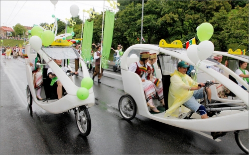 Kito transporto nuoma Išskirtinei progai - išskirtinė transporto priemonė Velotaksi