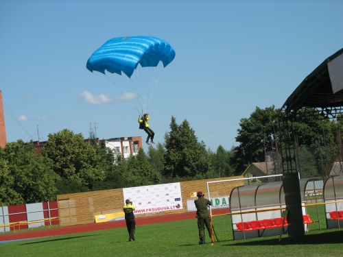 Vestuvių scenarijus Parašiutininkų pasveikinimas 