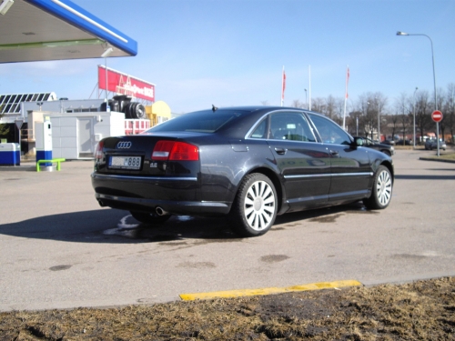 Automobilių nuoma Audi A8 Long - 90 lt.