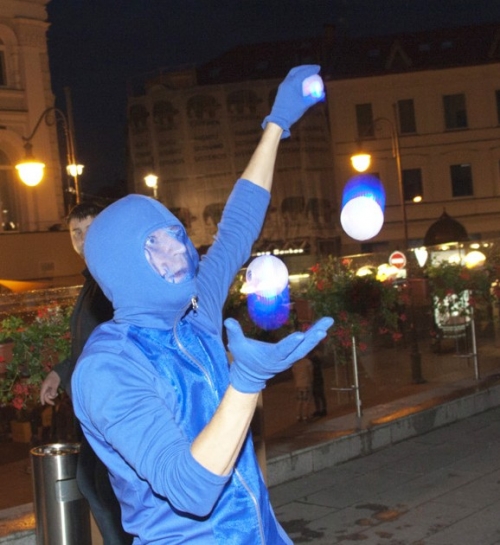 Vestuvinės dovanos ,, Žongliravimo magija” - įspūdžio dovana.