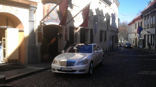 Automobilių nuoma Prabangus, išskirtinis, elegantiškas MERCEDES BENZ S500 LONG 2013