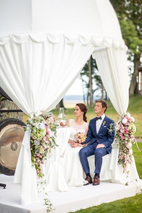 Koplytėlės Kupolas santuokos ceremonijai.