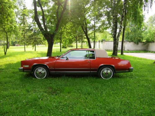 Automobilių nuoma Amerikietiško automobilio Cadillac Elldorado nuoma