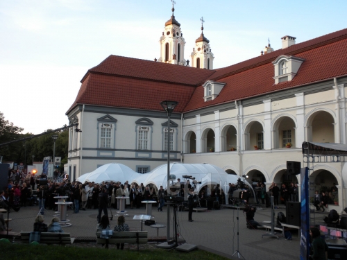 Palapinių nuoma Išskirtinių paviljonų, palapinių, pavėsinių nuoma Jūsų šventei.