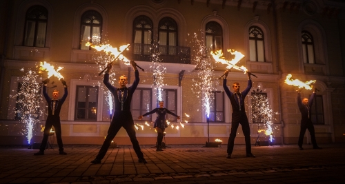 Magai, šokėjos, fakyrai ir kiti Ugnies šou vestuvėms !