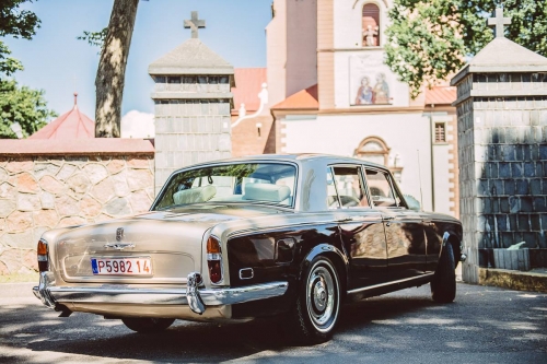 Automobilių nuoma Nuomojamas Rolls Royce Silver Shadow 1975m. 