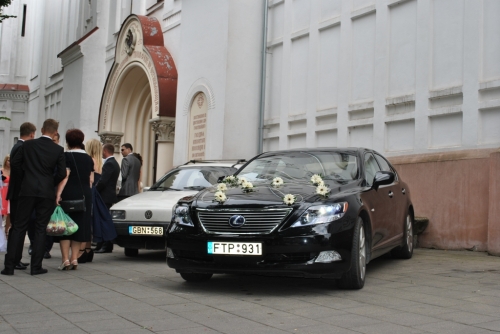 Automobilių nuoma Nuomojamas Lexus LS 600 Hybrid ir Porche Cayenne