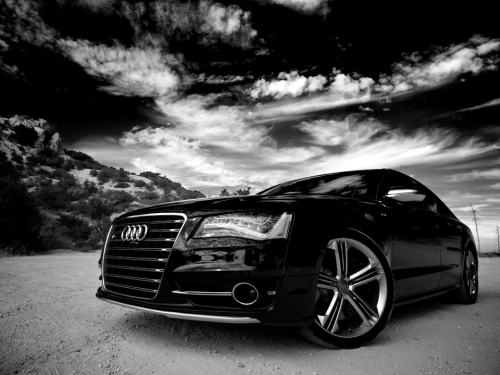 2013 m. Audi A8 Juoda - Balta Long