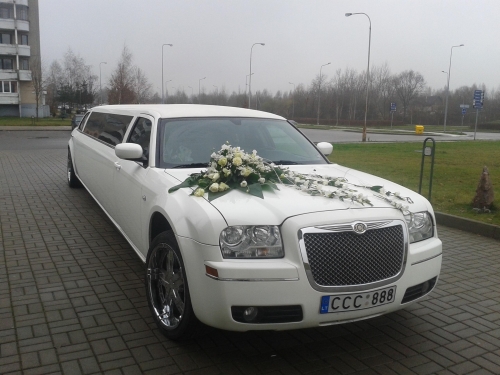 Limuzinų nuoma Vestuviu Transportas CHRYSLER 300C Hummer H2,DODGE CHARGER