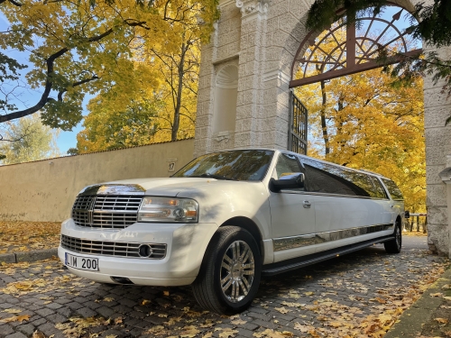 Limuzinų nuoma Vestuviu Transportas CHRYSLER 300C Hummer H2,DODGE CHARGER