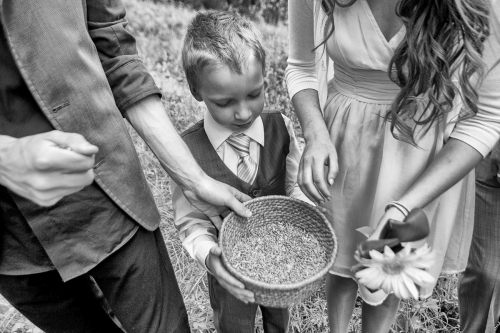 Fotografuoju vestuves, krikštynas bei kitas šventes. Darau asmeni