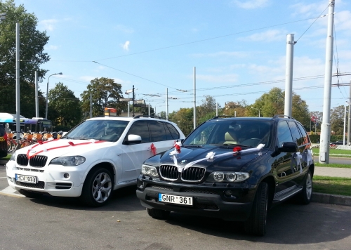 Automobilių nuoma Baltas BMW X5, BMW 5 Klases, X5, Audi Q7 