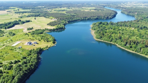 Sodybos, dvarai, vilos Vila ILGAI - ypatinga vieta ant ežero kranto šalia Trakų