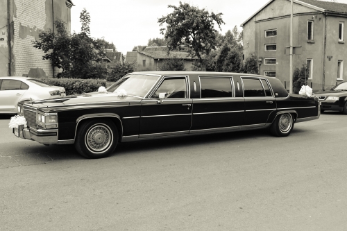 Limuzinų nuoma CADILLAC BROUGHAM 1988 5.0 V8