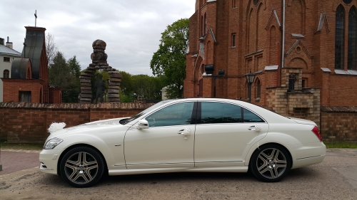 Automobilių nuoma Mercedes benz S 400 HYBRID AMG 2012 m. 
Prabangiu automobiliu nu