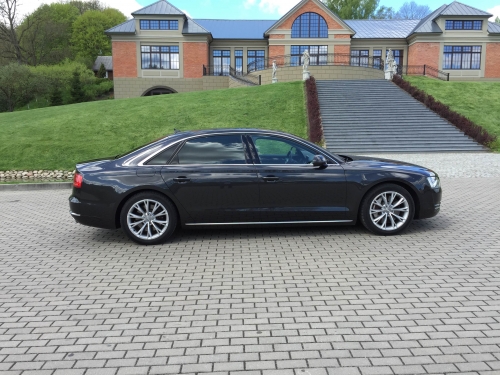 Automobilių nuoma Prabangus AUDI A8 LONG (2013 m. naujas modelis!!!)