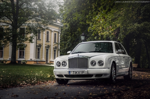 Limuzinų nuoma Bentley Arnage rankų darbo Limuzinas Jūms