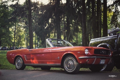 Automobilių nuoma FORD MUSTANG 1966 Kabrioletas | Raudonas