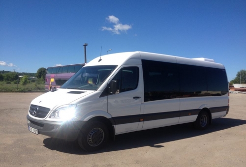 Mikroautobusų, autobusų nuoma Balto, naujo, 19+1+1 vietų, Mercedes Benz Sprinter nuoma