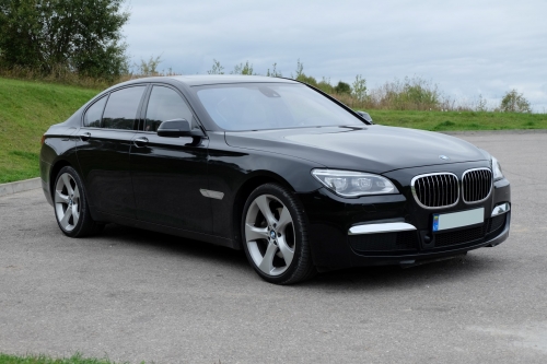 Automobilių nuoma BMW 730 (2014m) pilniausios komplektacijos