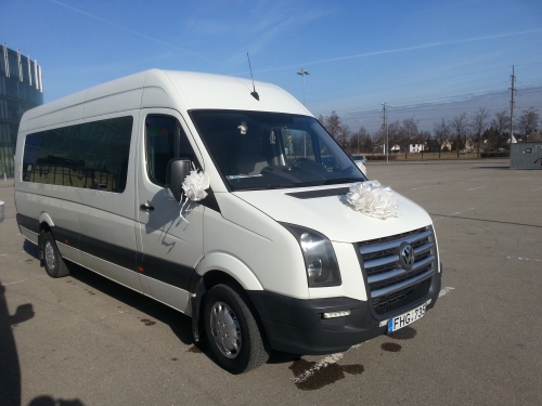 Mikroautobusų, autobusų nuoma Mikroautobuso VW CRAFTER nuoma su vairuotoju. 19 sedimu vietu.