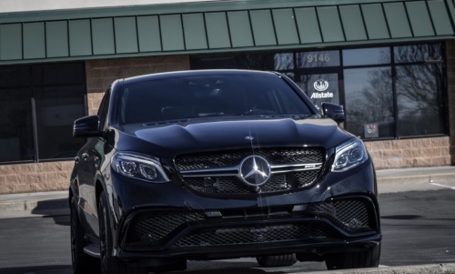 Automobilių nuoma Nuomojamas prabangus mercedes benz gle coupe automobilis 