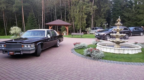 Automobilių nuoma Cadillac Deville automobiliu Nuoma !